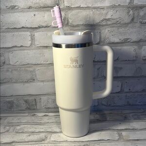 Stanley ivory Travel Mug with lavender Straw cover 30 oz
